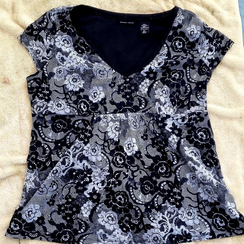 Black and white floral top